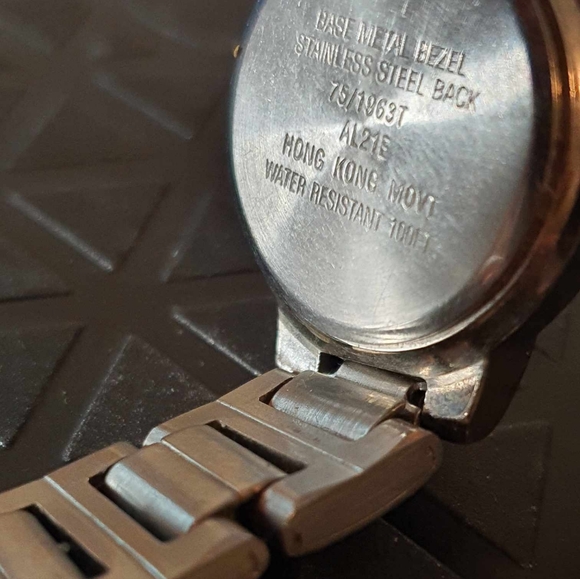 Armitron Now Silver Stainless Steel Women's Watch - Picture 4 of 4